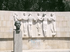 Sardane sculpture monument figueras