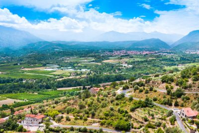 Vue aérienne paysage village Catalogne du Nord