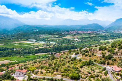 Vue aérienne paysage village Catalogne du Nord