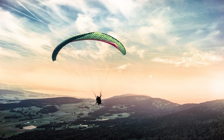 parapente pyrénées orientales sensation vide chute libre et sport extreme