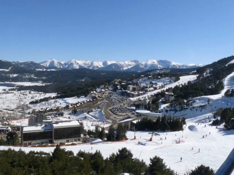 montagne Pyrénées orientales ski hiver