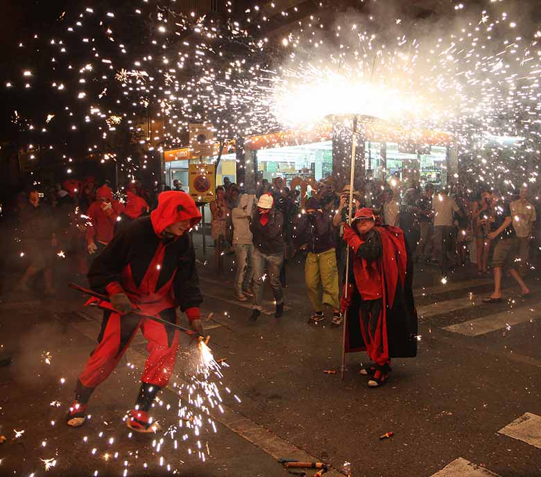 barcelone carnaval fete feu