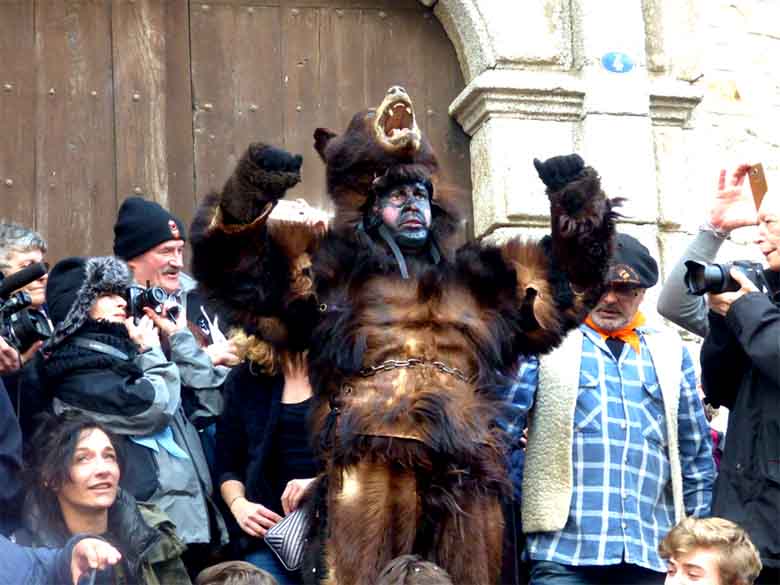 fete de l'ours saint laurent de cerdans