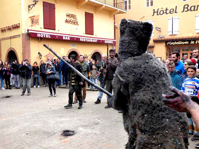 fête de l'ours Prats de Mollo pyrénées orientales