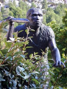 Statue préhistoire Pyrénées Orientales