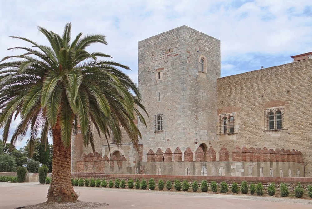 perpignan palais patrimoine pyrénées orientales tourisme