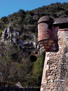 Vue grottes Cova Bastera