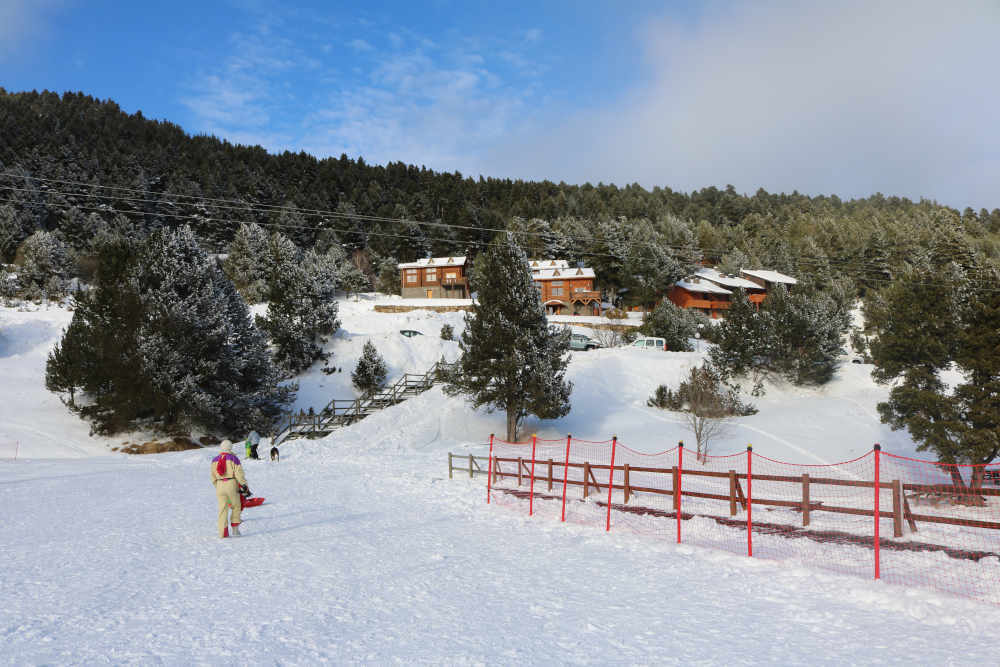 montagne neige station catalane nature tourisme vacances d'hiver occitanie