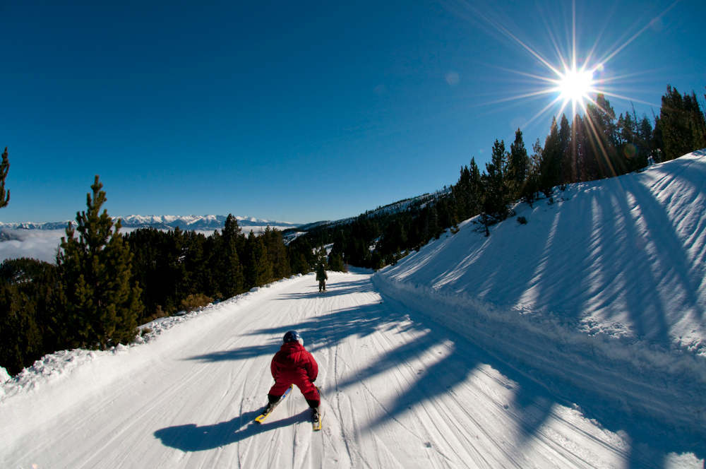 piste montagne pyrénées skieur