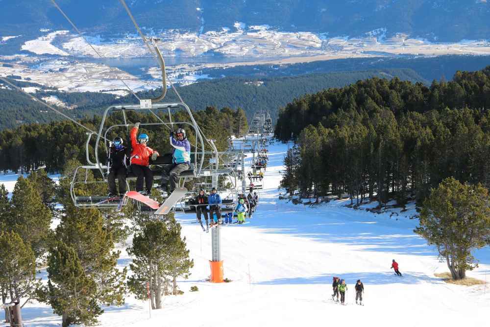 teleferique ski neige pays catalan station familiale