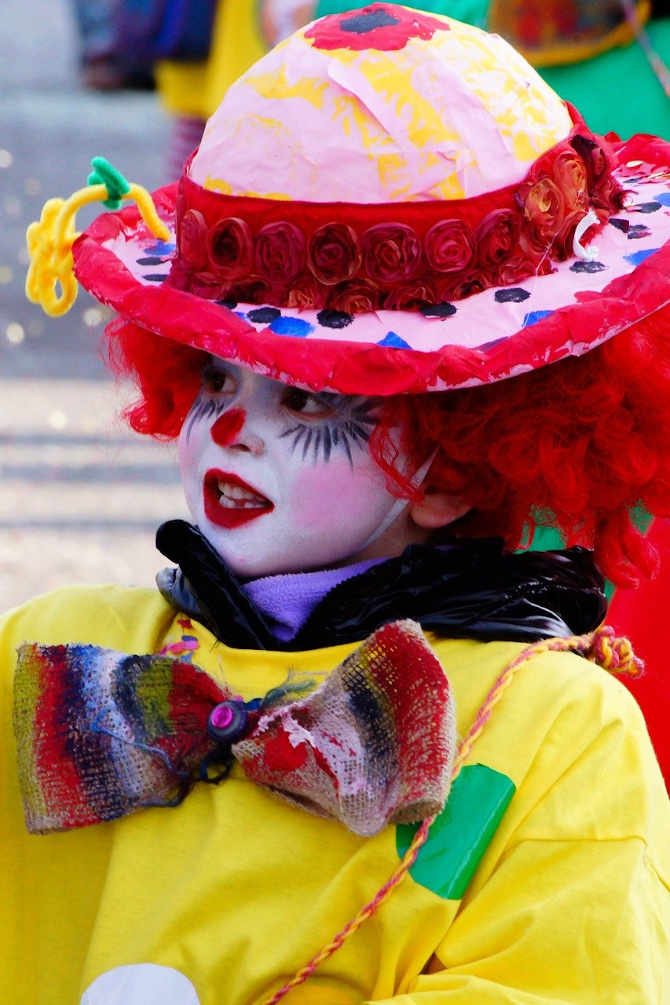 masque carnaval confettis déguisement pays catalan