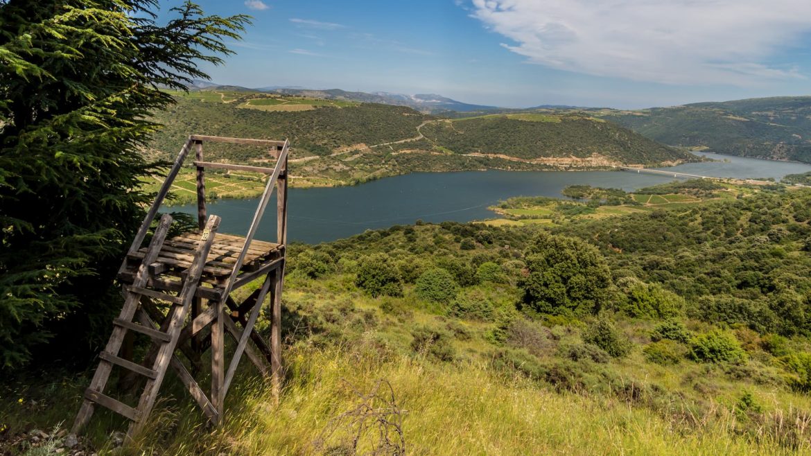 lac de caramany randonnée autour du grand rocher