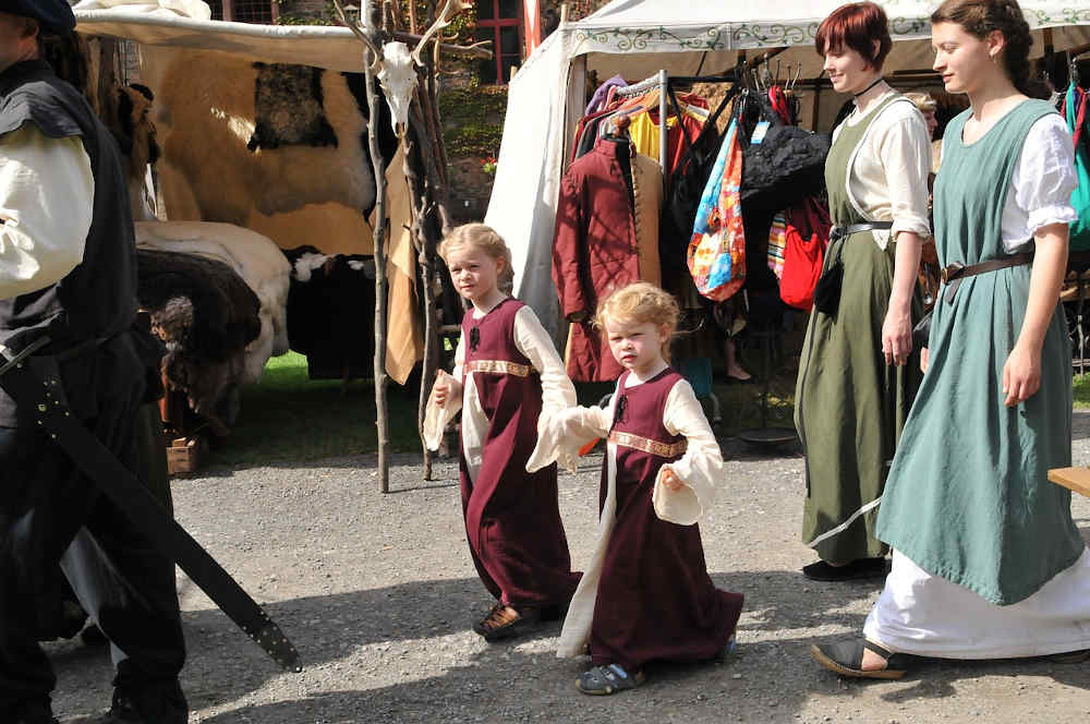 parade médiéval musique théâtre tournois animations perpignan trobaes médiévales