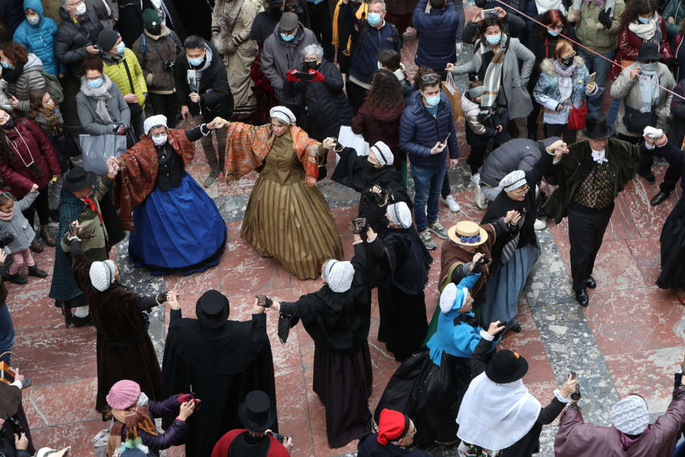 Castillet rassemblement costume cortège messe musique catalan PO