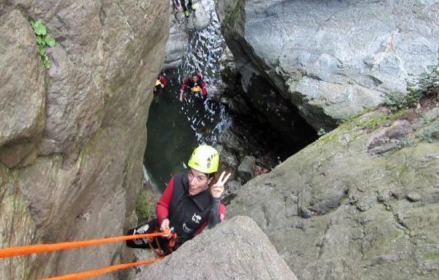 Canyoning en eaux chaudes – Niveau I (2h30)