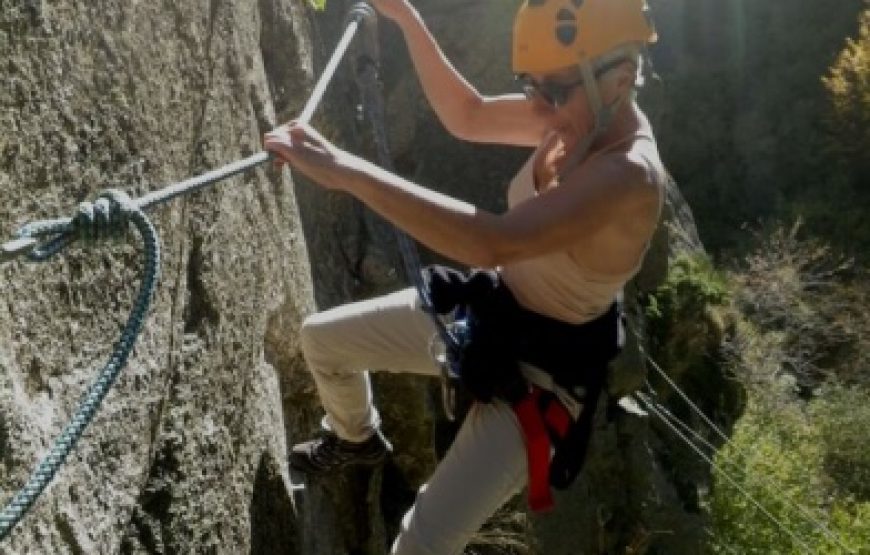 Escalade : parc vertige acrobatique en hauteur sur falaise guidée – 3h