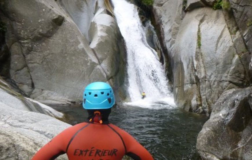 Canyoning à la demi-journée – Niveau III