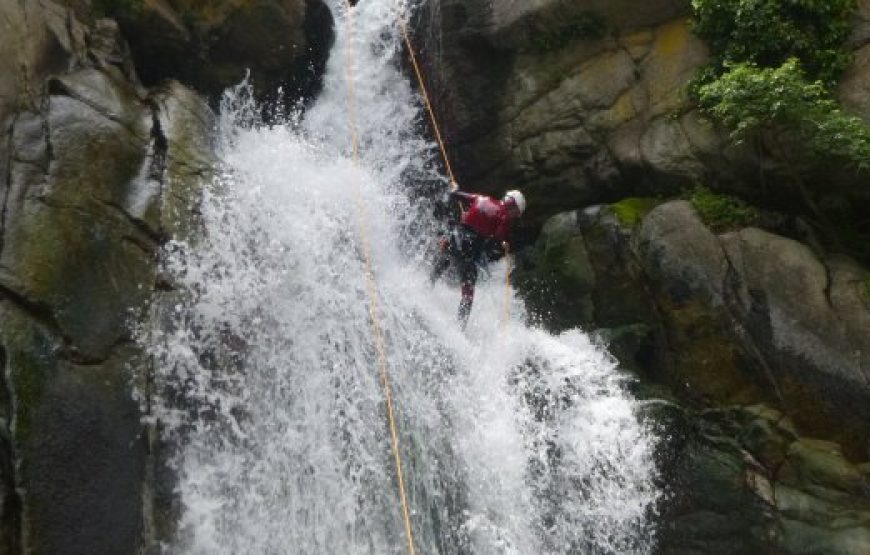 Canyoning à la demi-journée – Niveau III